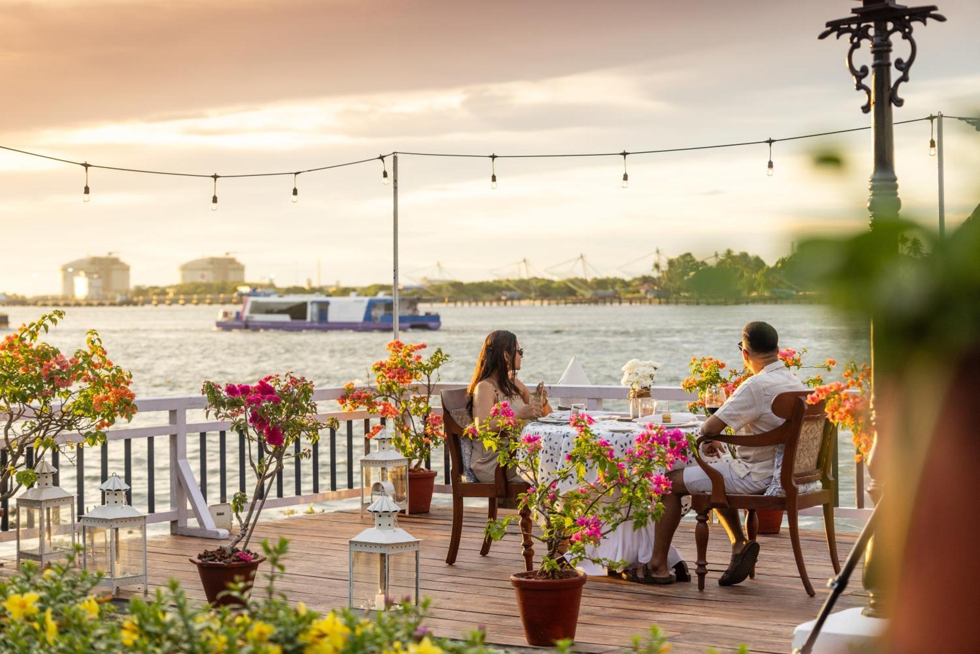Hotel Brunton Boatyard - A Cgh Earth Experience Kochi Exterior foto